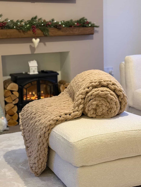 Luxury Handmade Chunky Knit Blanket & Pillows – Premium Cosy Home Comforts