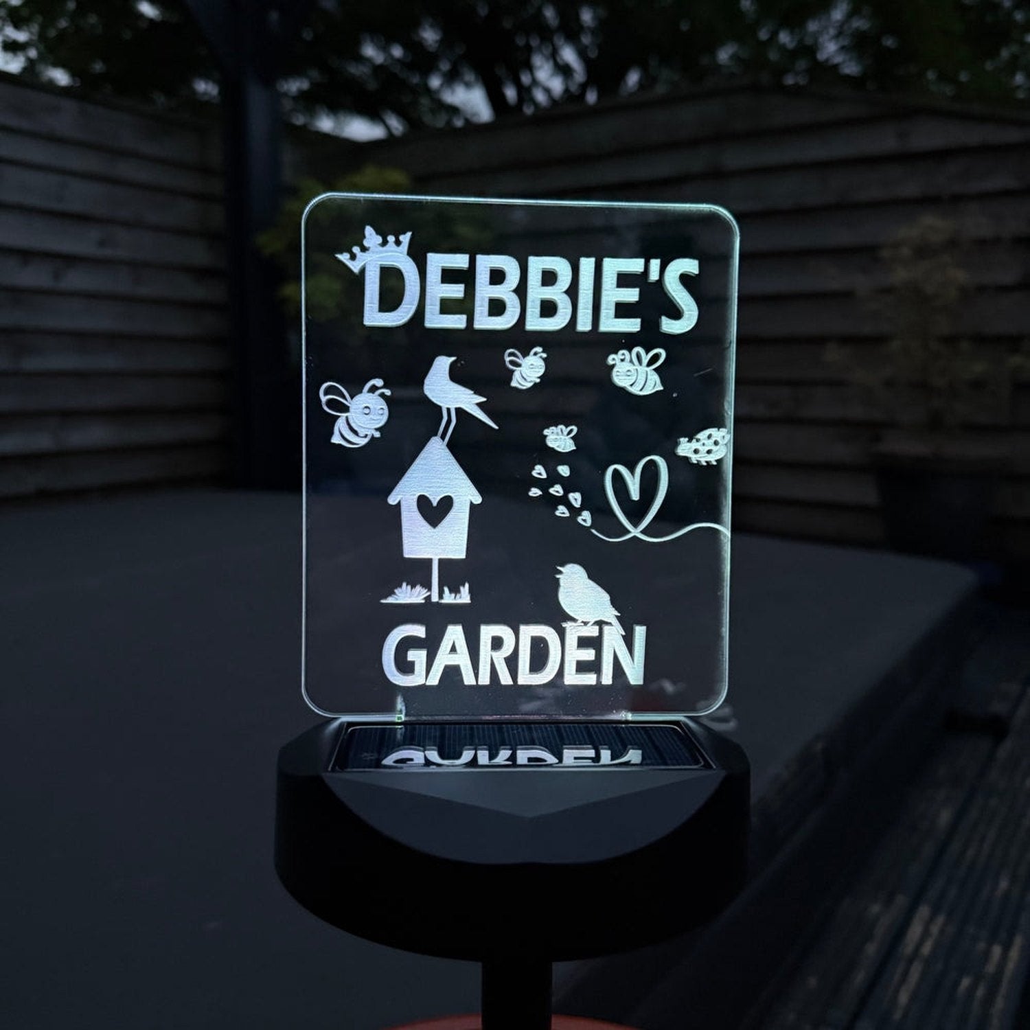 Personalised Bee & Birdhouse Garden Solar Light – Cute Wildlife Design The Crafty Bonobo 1