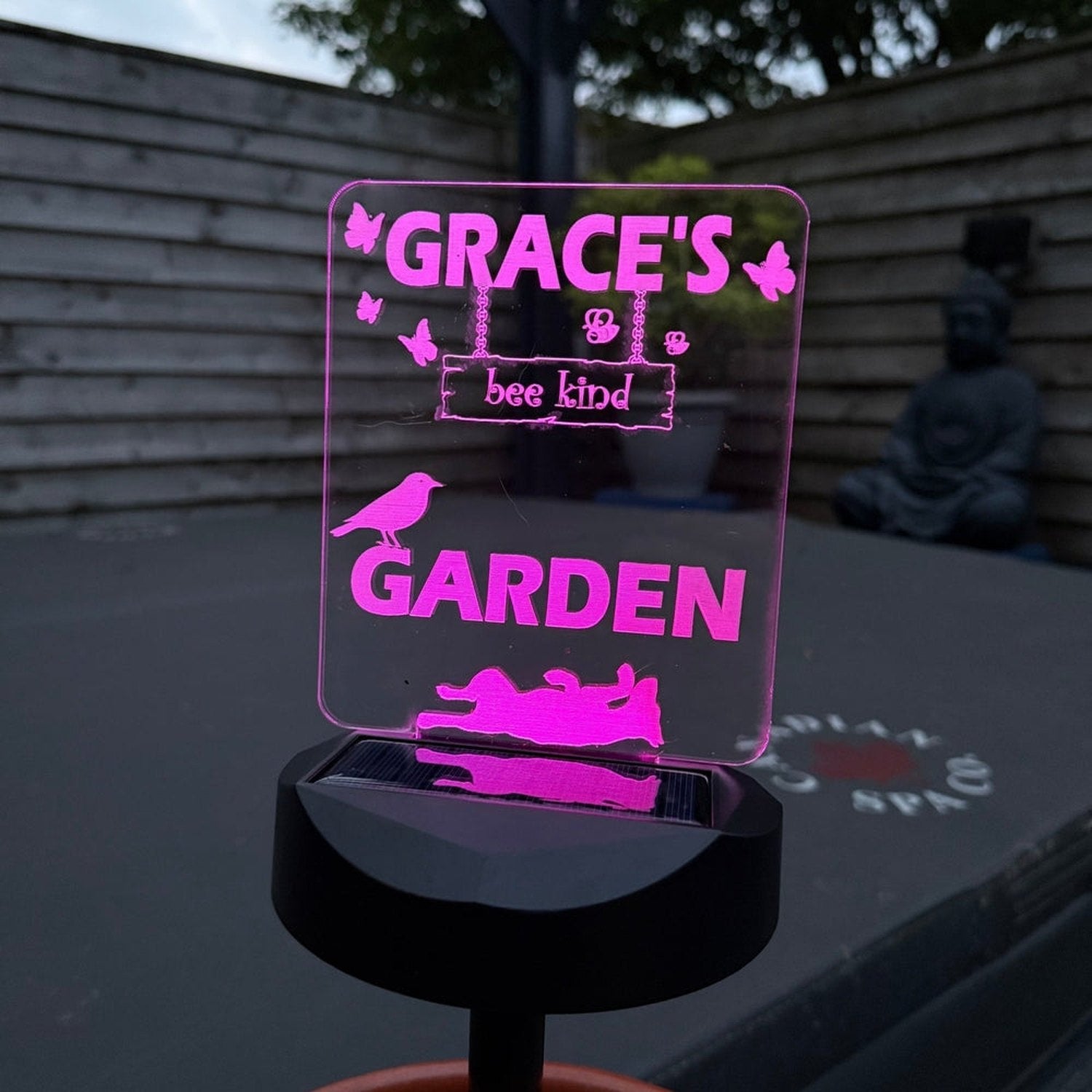 🌸 Personalised Solar Garden Light – "Bee Kind" Animal & Nature Design The Crafty Bonobo 1
