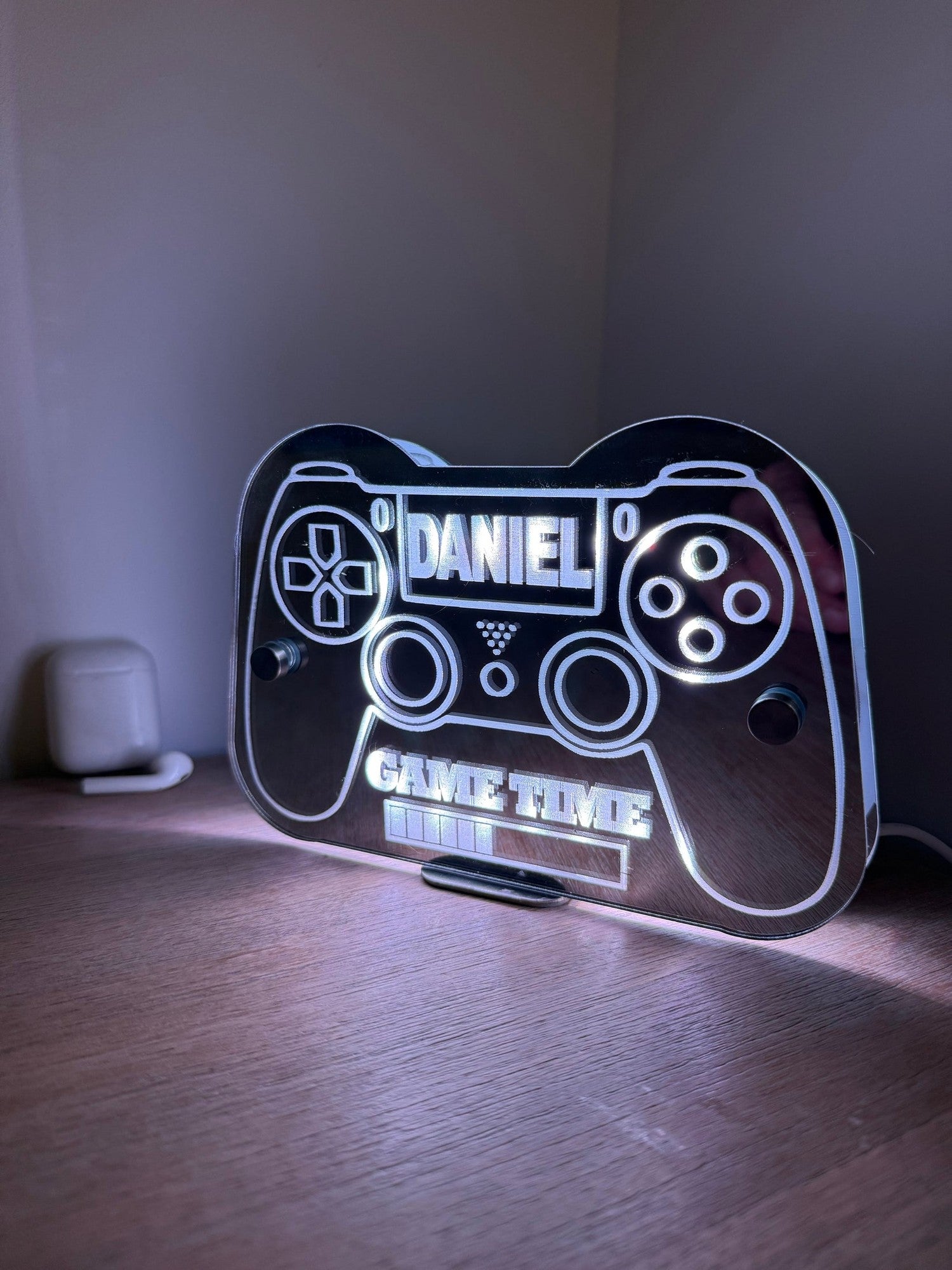 Personalised LED Game Controller Sign – Custom Name Gamer Light for Bedroom or Gaming Setup The Crafty Bonobo 2