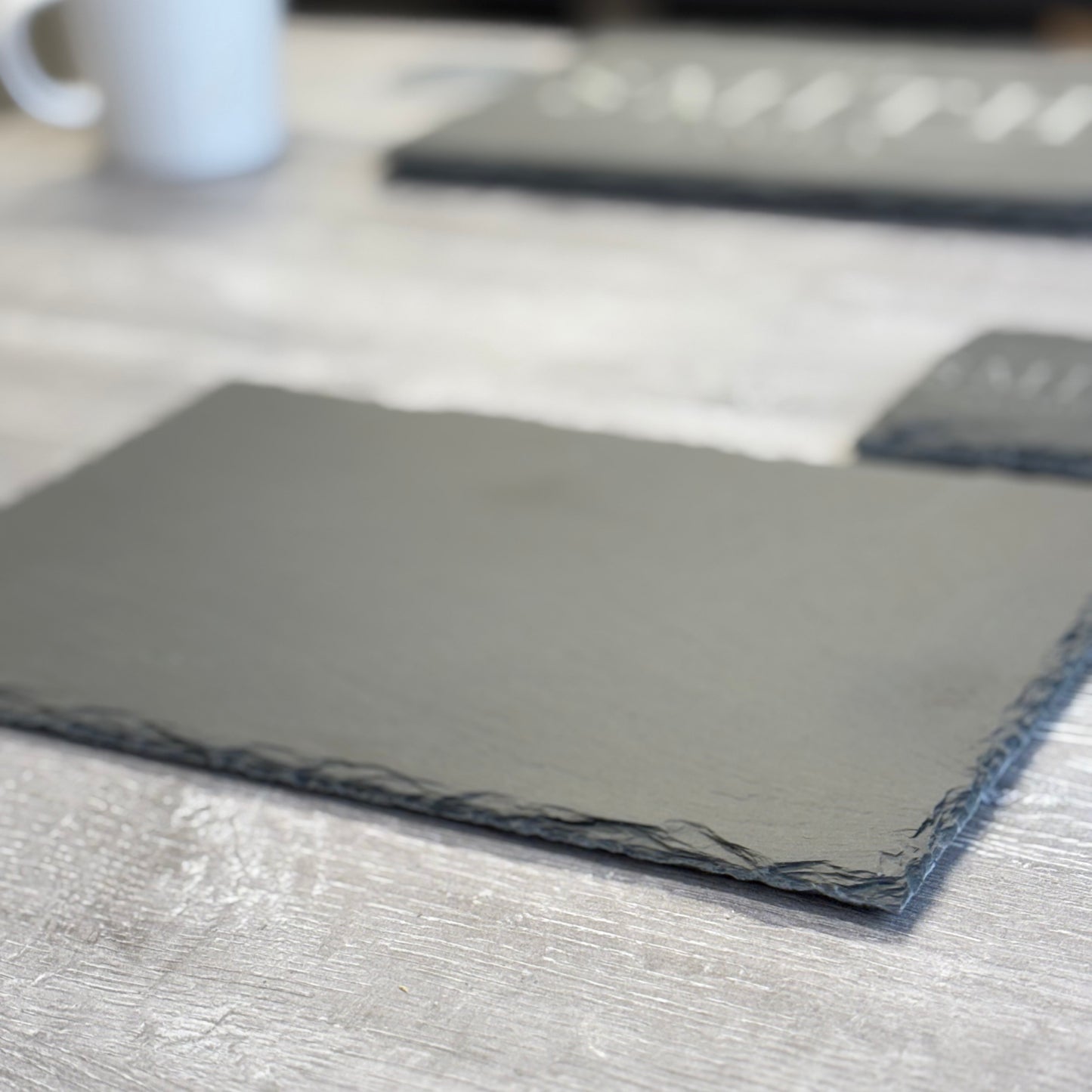 Personalised Slate Placemats & Coasters – Custom Engraved Natural Slate Tableware – Family Name, Wedding & Housewarming Gift – Set of 4 or 6 – Rustic Drink Coasters & Dining Mats