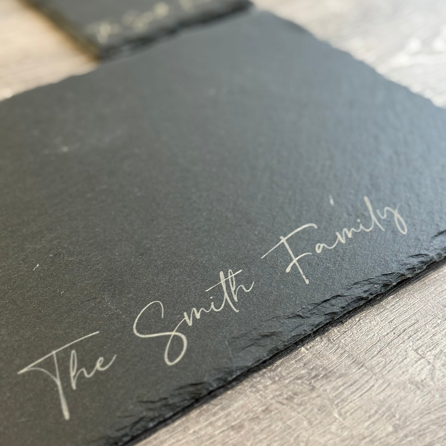 Personalised Slate Placemats & Coasters – Custom Engraved Natural Slate Tableware – Family Name, Wedding & Housewarming Gift – Set of 4 or 6 – Rustic Drink Coasters & Dining Mats