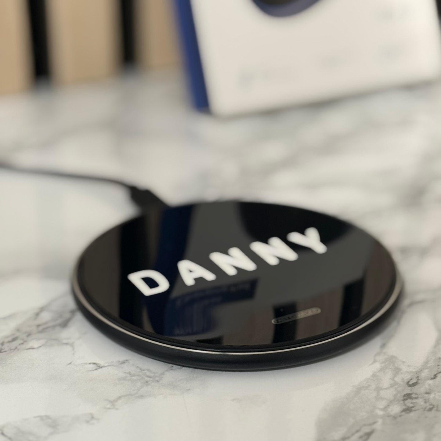 Personalised Wireless Charger – Custom Name Engraved 15W Fast Charging Pad with LED Glow – Qi-Compatible for iPhone, Samsung & More