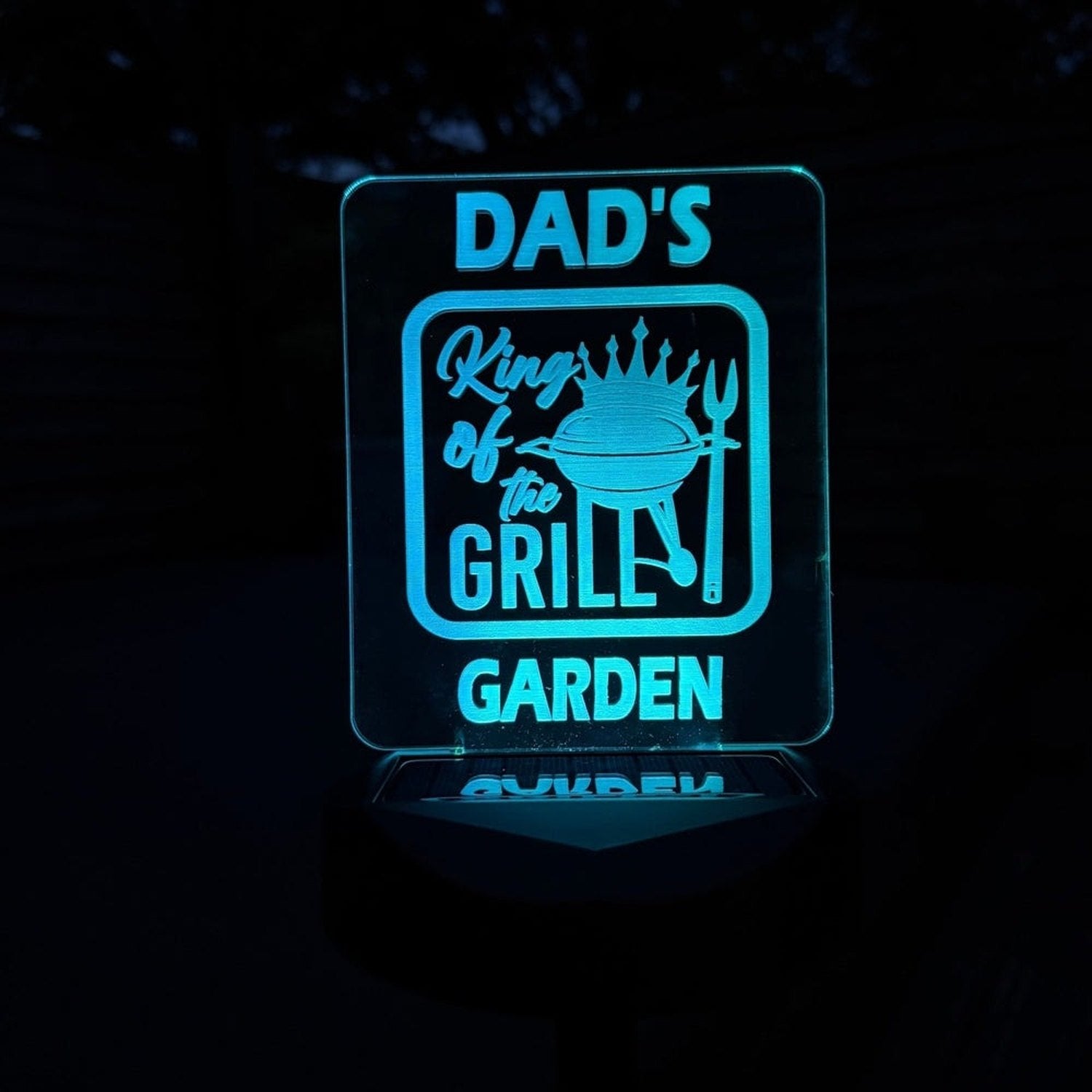 Dad’s “King of the Grill” Solar Garden Light – Father’s Day BBQ Gift The Crafty Bonobo 3