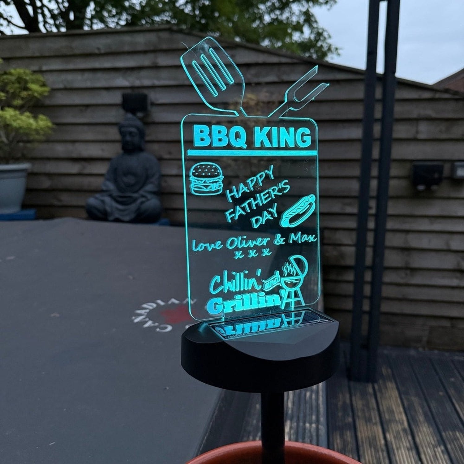 🔥 Personalised BBQ King Solar Light – Father’s Day Garden Gift The Crafty Bonobo 3