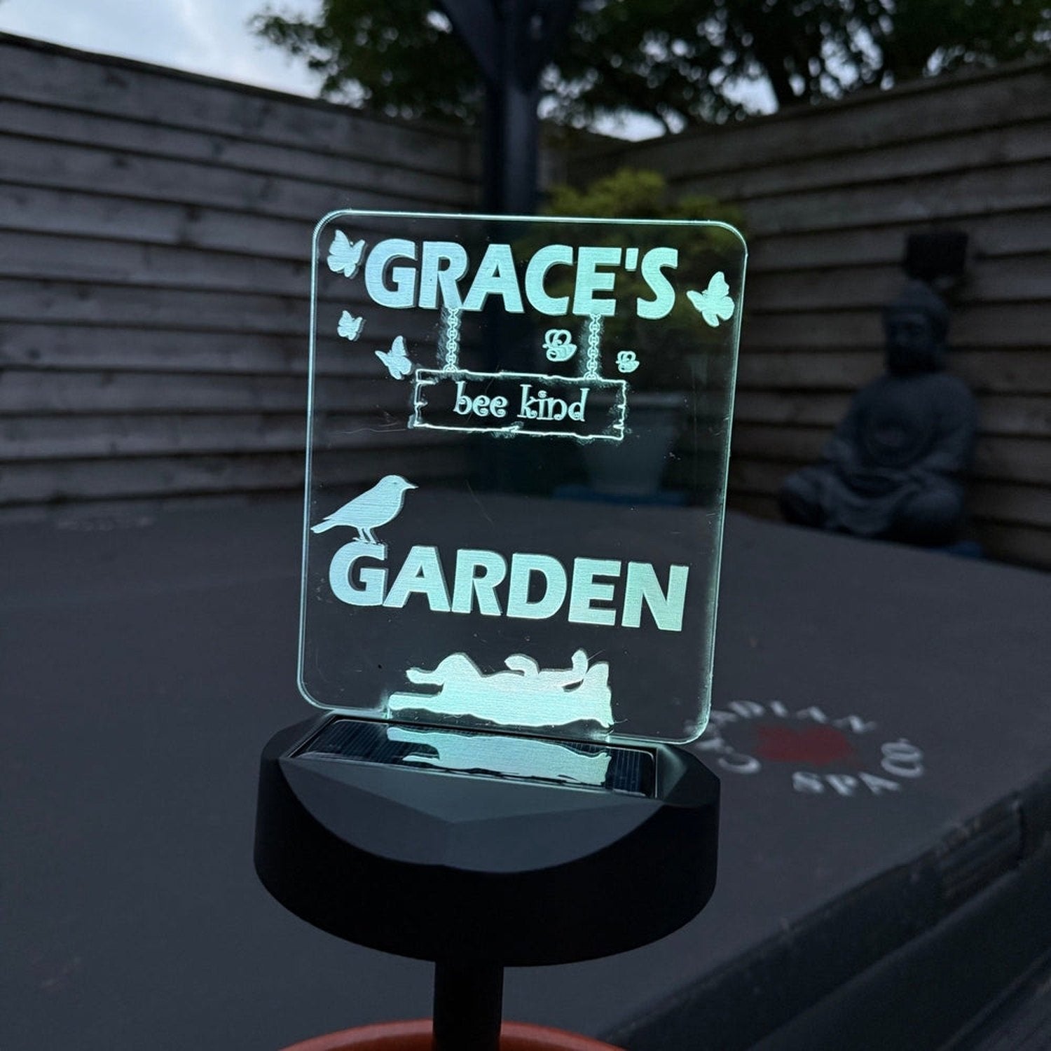 🌸 Personalised Solar Garden Light – "Bee Kind" Animal & Nature Design The Crafty Bonobo 3
